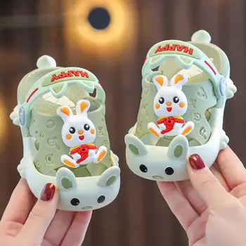 בנות חמוד לילדים נעלי בית 2023 הקיץ החדש Baotou חור נעלי Non-להחליק תכליתי קריקטורה מקורה ארנב תינוק סנדלים